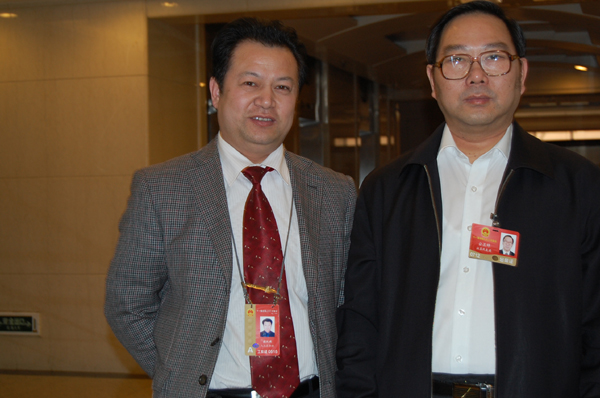 与江苏高级人民法院公院长合影